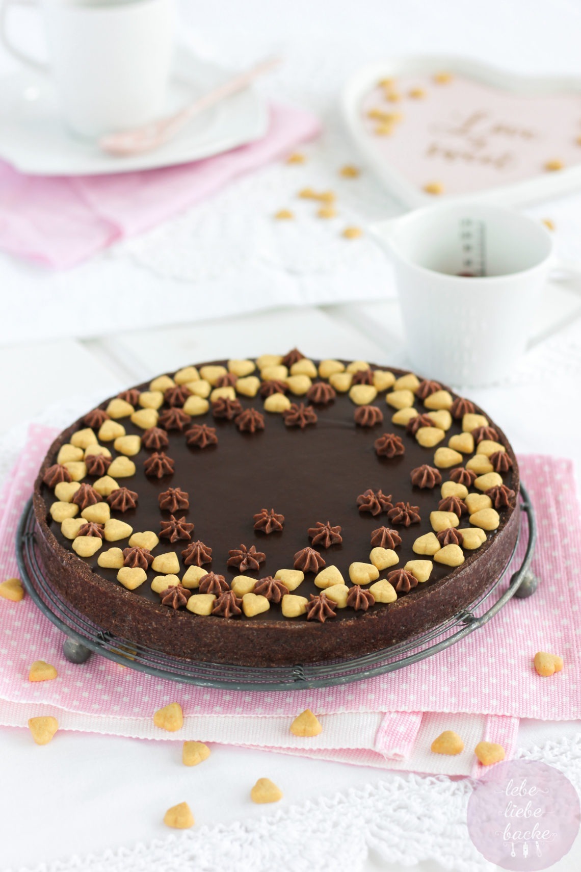 Dark Chocolate Tarte - herbe Schokotarte mit Kirschen - lebe liebe backe