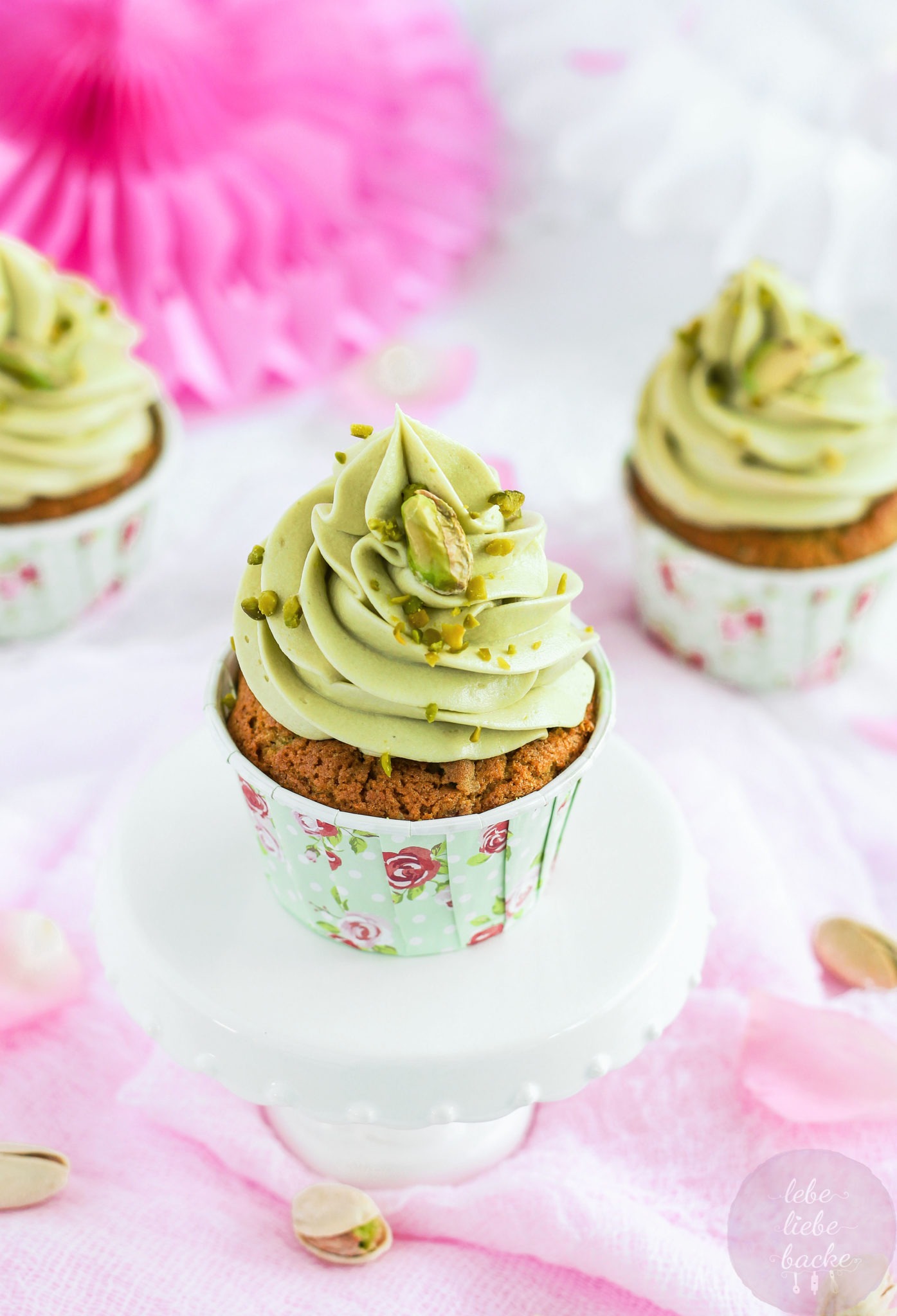 Pistaziencupcakes mit Puddingkern und Cream Cheese Pistazienfrosting ...